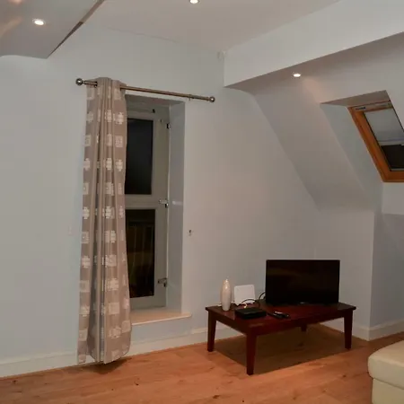 3, Oakleigh House, Donnybrook Hill, Douglas * Cork