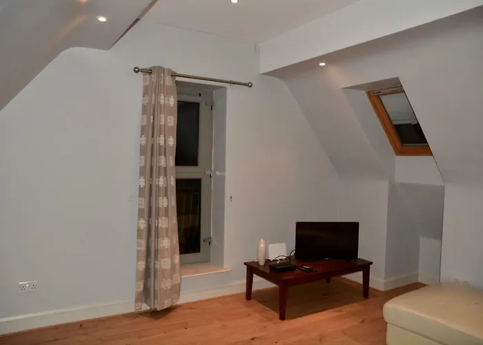 3, Oakleigh House, Donnybrook Hill, Douglas * Cork