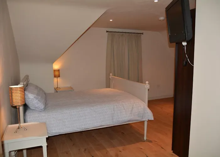 3, Oakleigh House, Donnybrook Hill, Douglas Cork